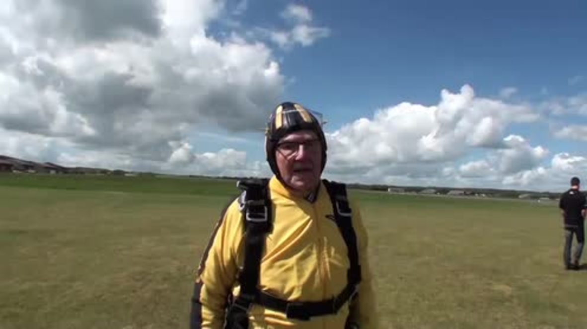 UK: Old school cool! Centenarian D-Day veteran sets record for oldest skydiver
