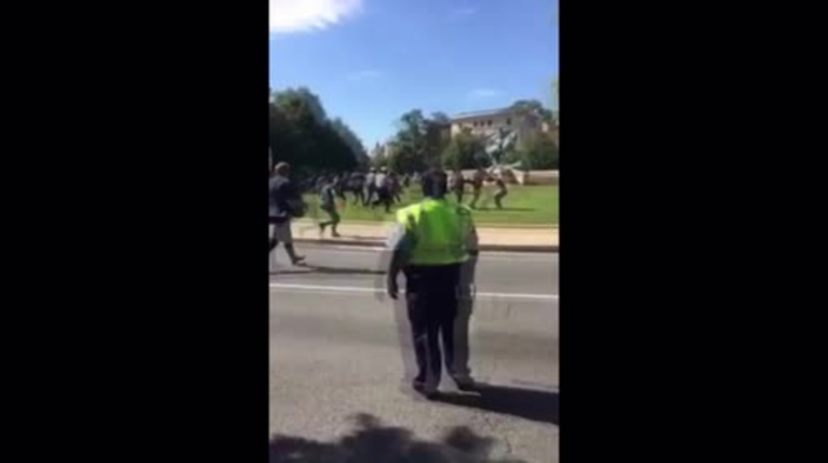 USA: Fights break out between Ergodan supporters and protesters in Washington DC