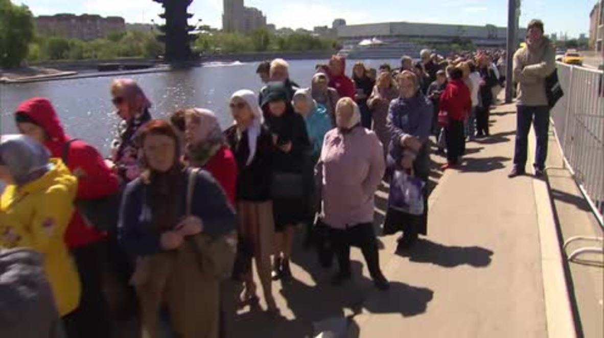 Russia: Thousands queue to see St. Nicholas relics in Moscow