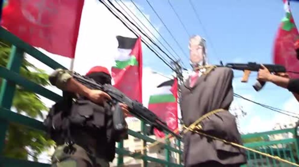 State of Palestine: Gazans hold Trump effigy at gunpoint as thousands decry POTUS visit