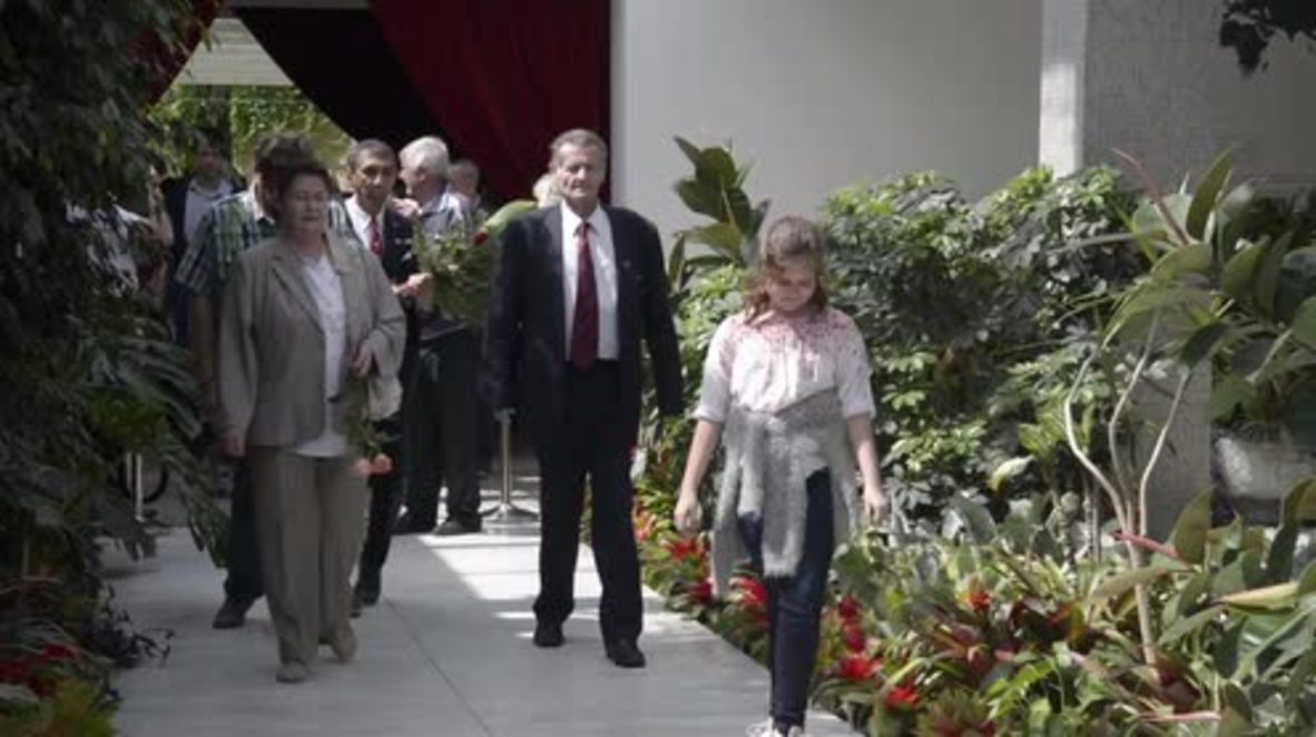 Serbia: Josip Broz Tito's 125th birthday celebrated by hundreds in Belgrade