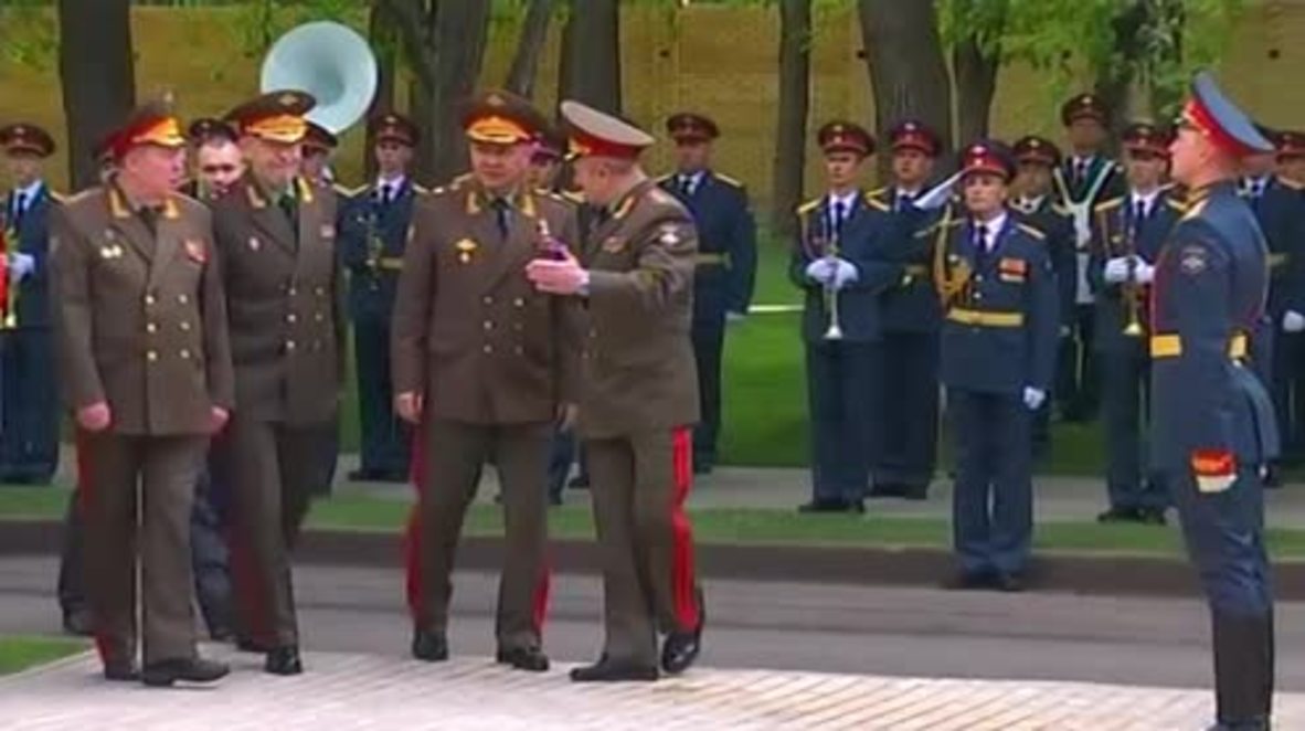 Russia: Shoigu lays foundations for a monument to WW2 soldiers in Moscow