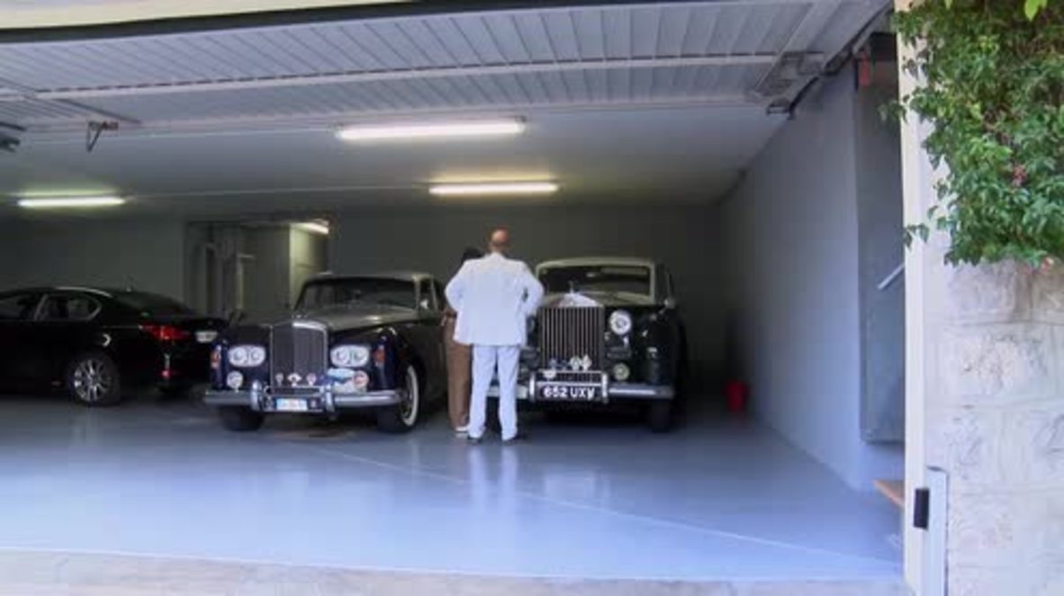 France: Vintage cars and relatives of the Tsars - aristocrats kick off rally to St. Petersburg