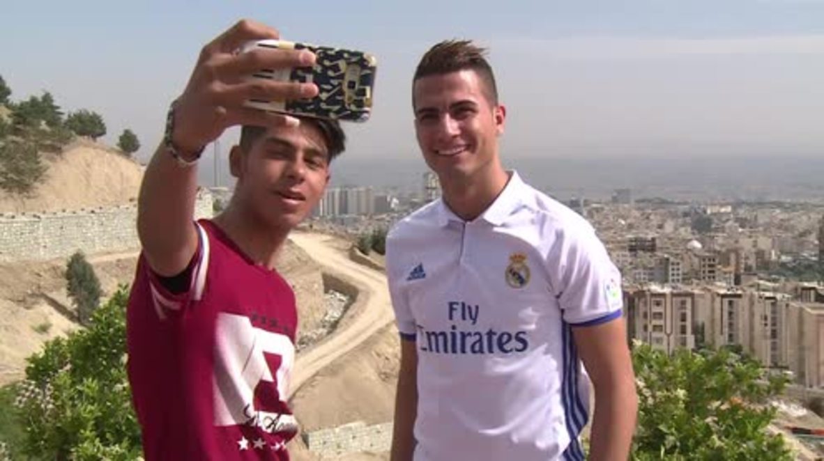 Iran: Cristiano Ronaldo lookalike steals the show on Tehran's streets