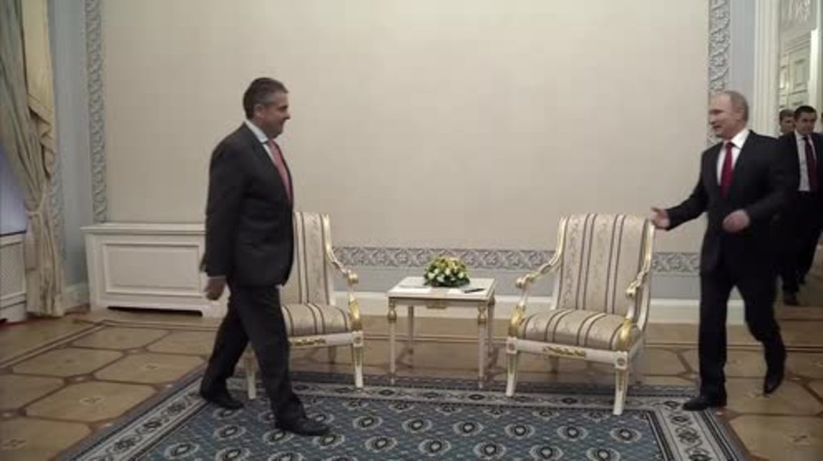 Russia: Putin meets Gabriel as SPIEF proceedings resume