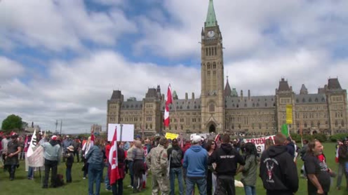 Canada: Anti-Islam and anti-Trudeau protesters hold demo on Parliament Hill