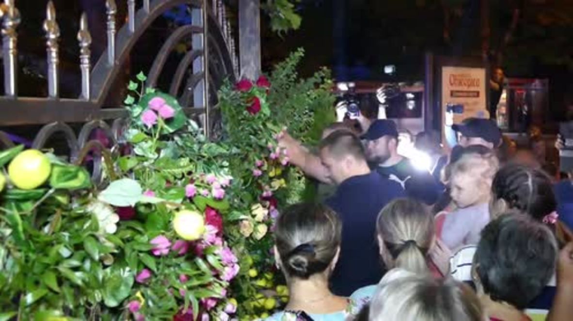 Ukraine: Far-right nationalists storm pop concert in Odessa