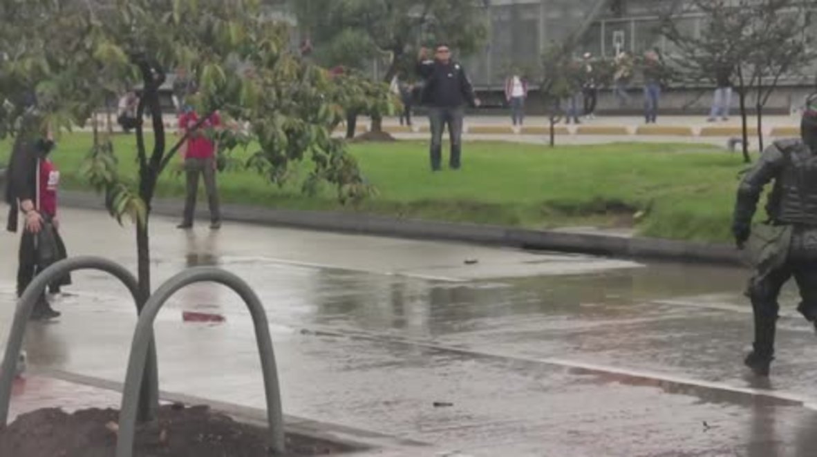 Colombia: Police unleash water cannon on striking teachers