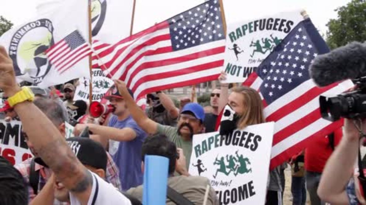 USA: ‘Refugees out’ chant protesters at ‘anti-sharia’ demo in San Bernadino