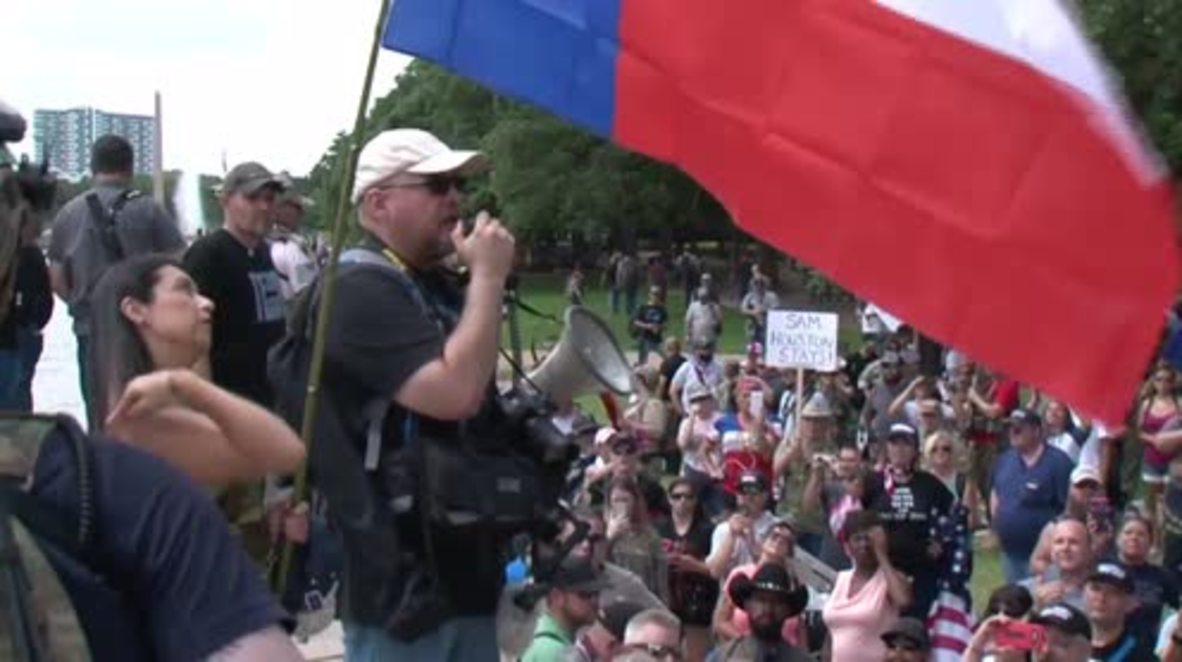 USA: Gun-carrying Texans rally to protect Sam Houston Statue