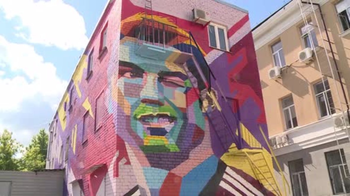 Russia: Giant Cristiano Ronaldo graffiti appears on Kazan block