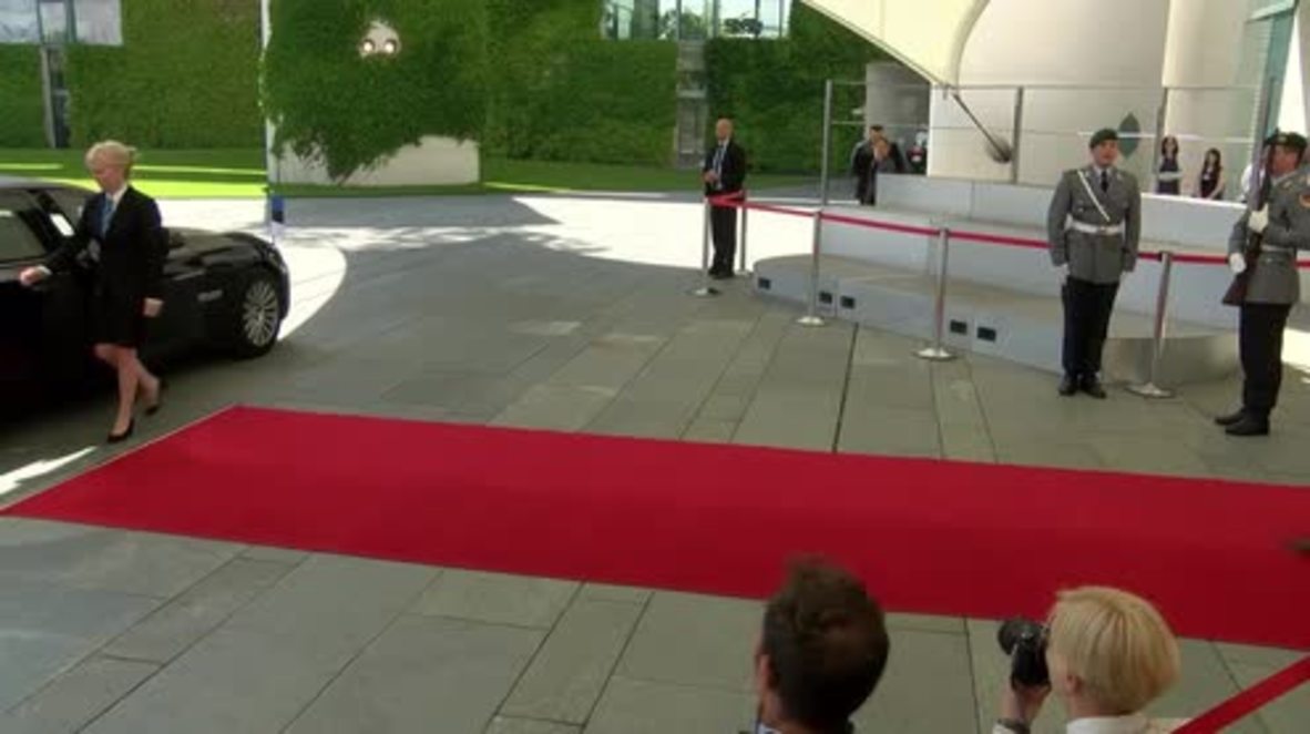 Germany: Merkel has fingers crossed for new payments to Greece