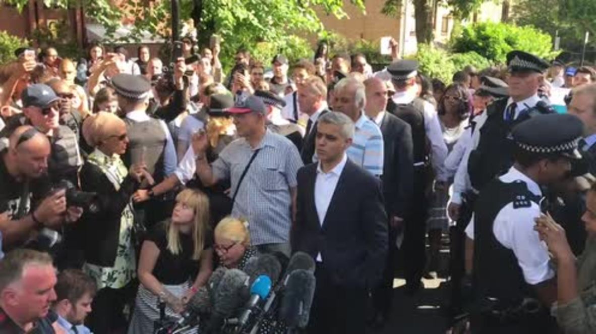 UK: Khan met with frustrated crowd at Grenfell Tower block
