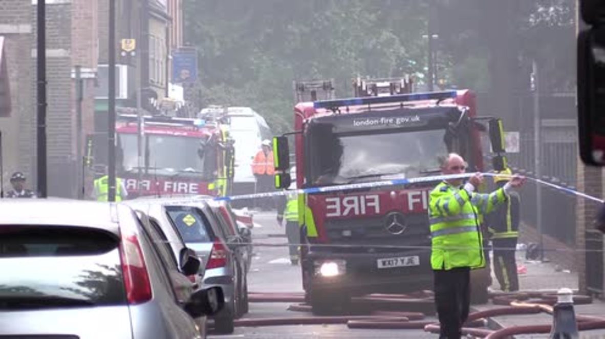 UK: Residents evacuated as fire breaks out in four-storey block in Bethnal Green