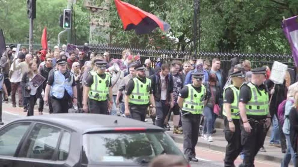 UK: Far-right anti-Islam rally met with huge counter-demo in Edinburgh