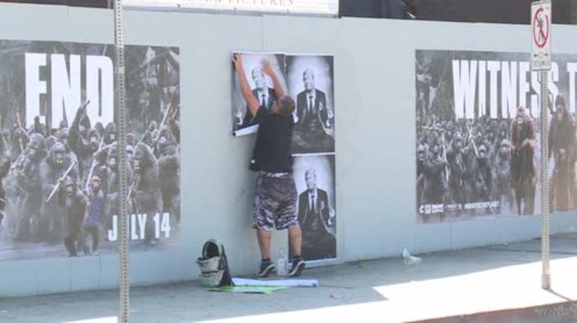 USA: 'Right-wing Banksy' plasters Los Angeles with pro-Trump slogans