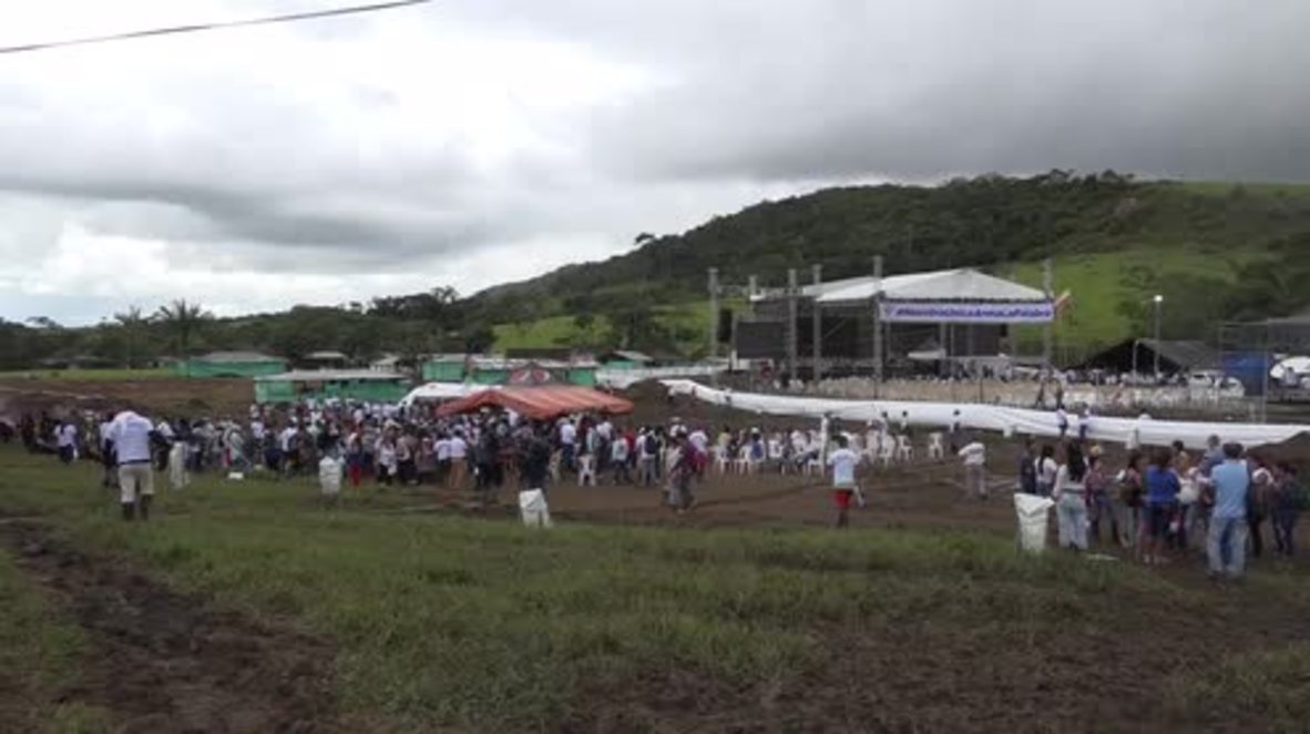 Colombia: ‘No more pain and death’ – Santos and Timochenko at disarmament ceremony