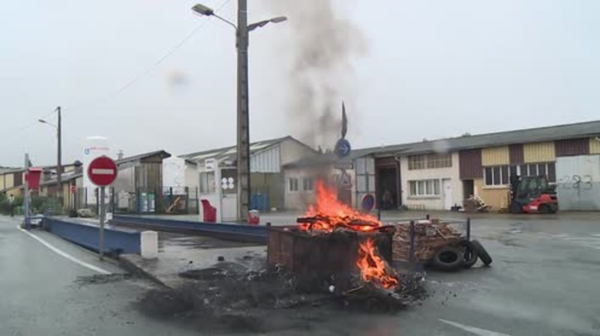 France: Workers 'booby trap' car plant in protest over jobs