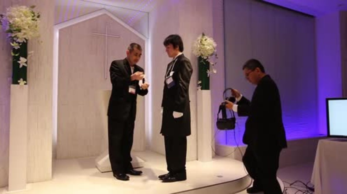 Japan: A wedding out of this world! Grooms get married to VR brides