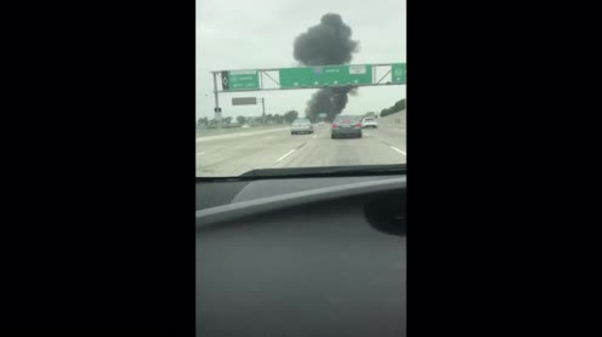 USA: 2 injured as plane crashes on California freeway