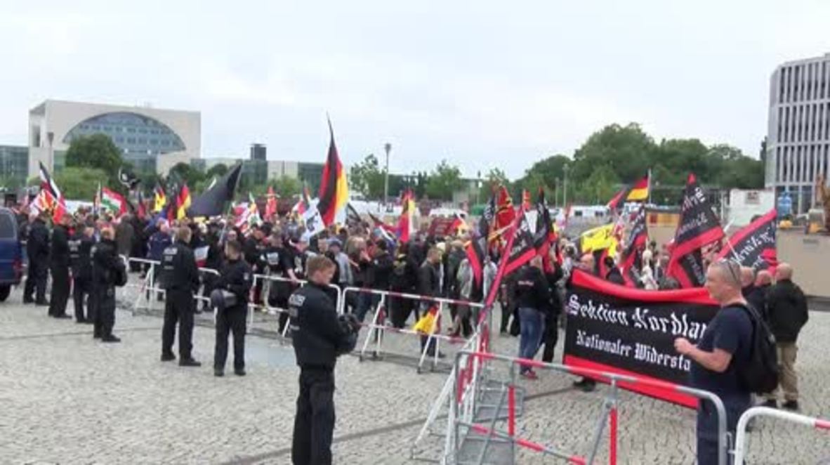 Germany: Far-right protesters march against Merkel in Berlin