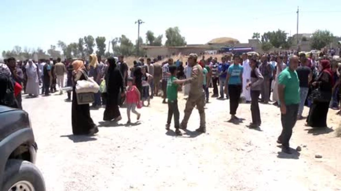 Iraq: Hundreds flee western Mosul as army continues final push against IS