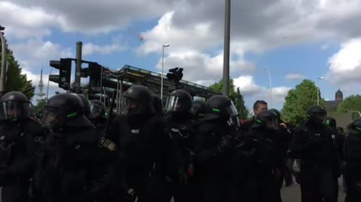 Germany: Water cannon flies as anti-G20 protesters arrested in Hamburg