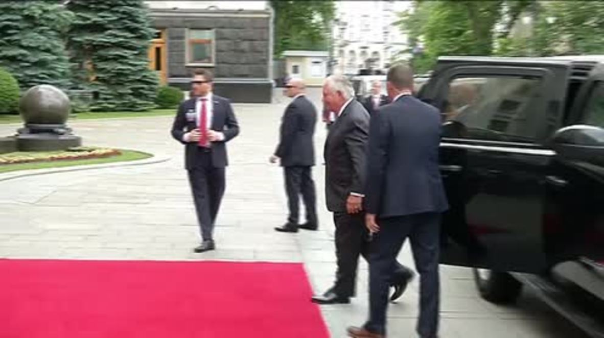 Ukraine: Poroshenko thanks Tillerson for US support at Kiev meeting