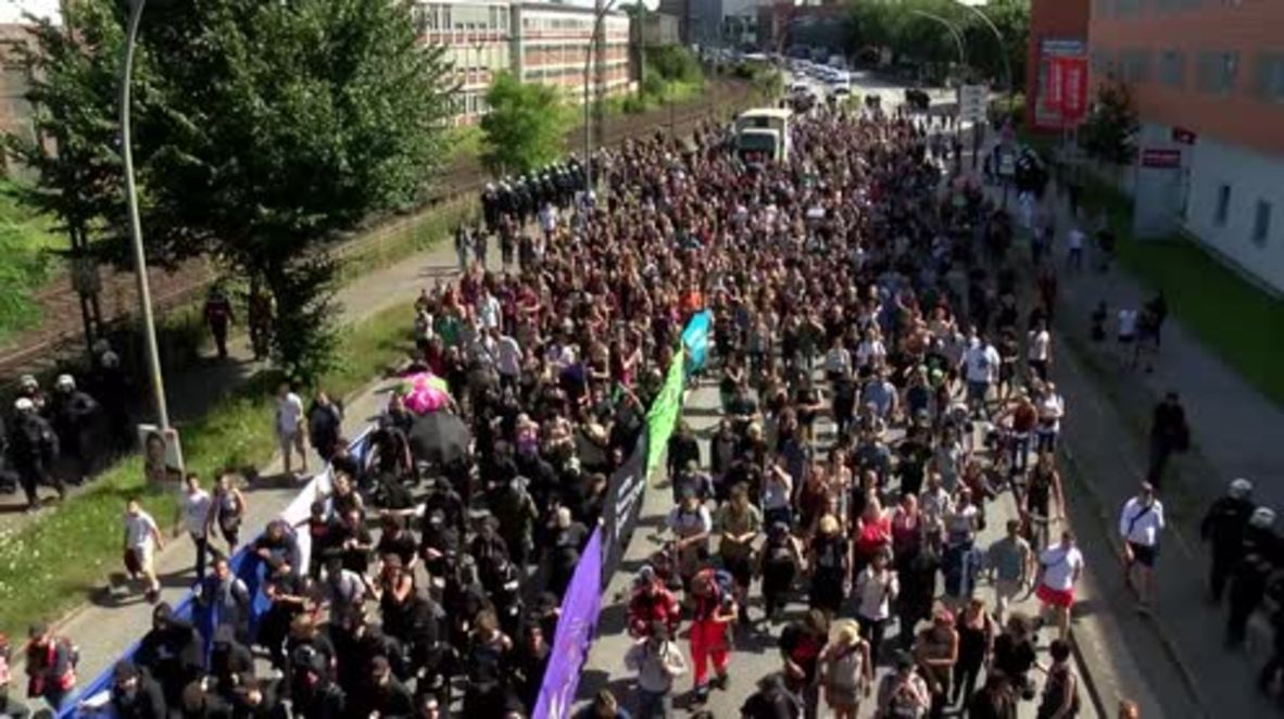 Germany: G20 protesters march on Hamburg detention centre holding hundreds of activists