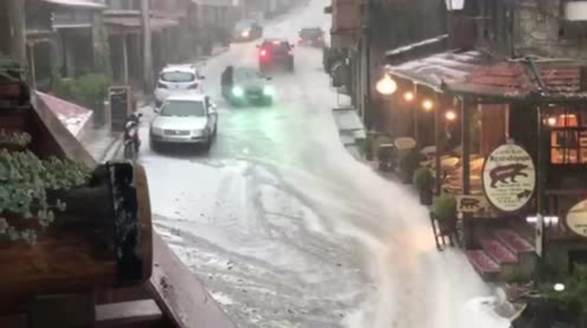 Greece: Thunderstorms and heavy rain cause chaos in Metsovo