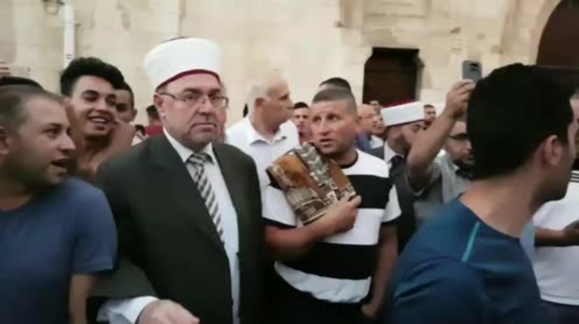 East Jerusalem: Protests held for second day over new Israeli security measures
