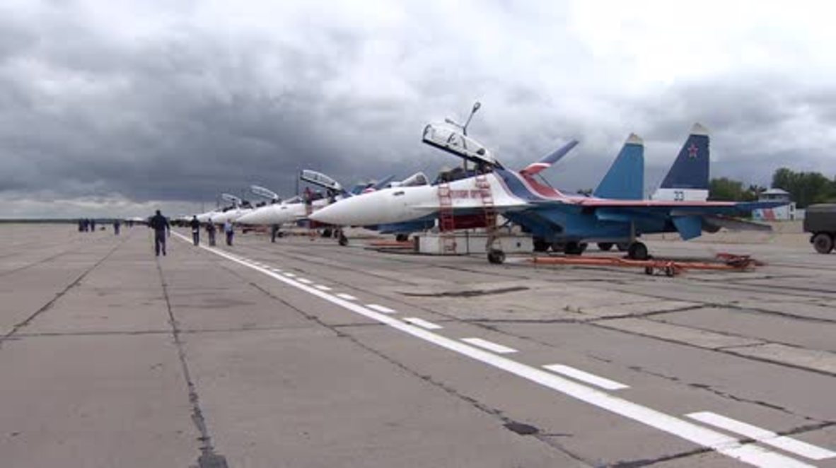 Russia: Serious stunts as aerobatic Russian Knights rehearse for MAKS 2017 performance