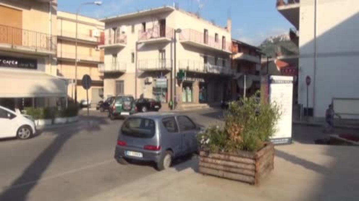 Italy: Sicilian residents share views on immigration crisis following mayoral meeting