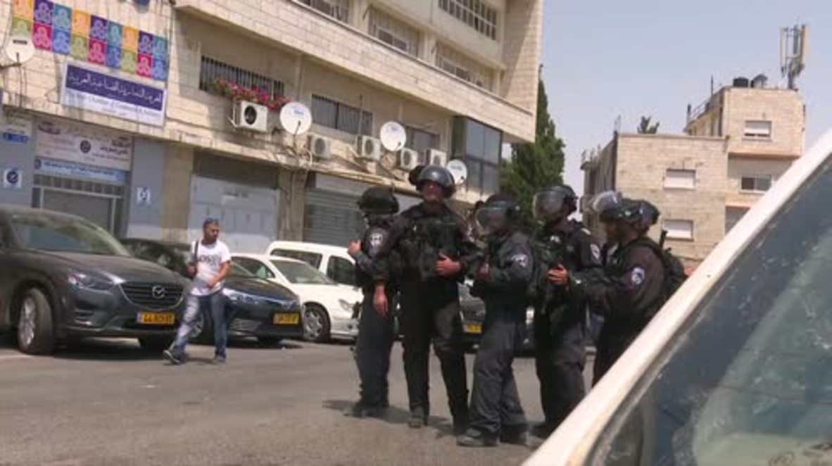 East Jerusalem: Tensions flare during protest over Al-Aqsa security
