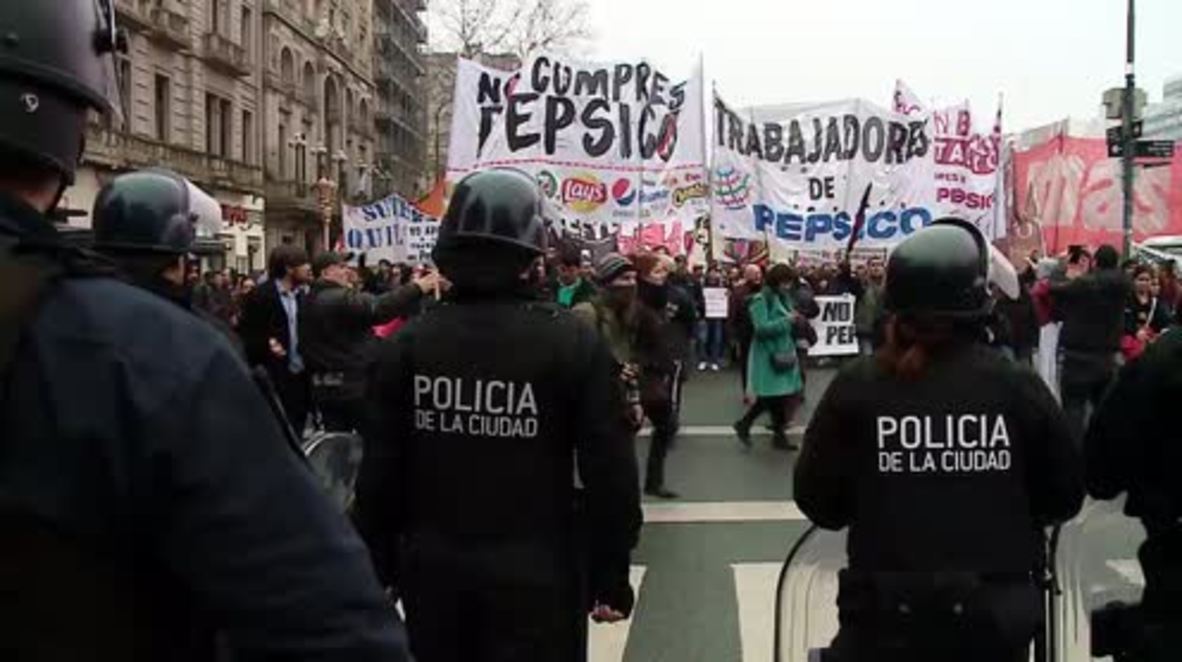 Argentina: Former PepsiCo workers clash with police in protest over factory's closure