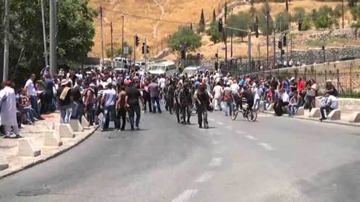 East Jerusalem: Worshippers gather for Friday prayers amid tight security