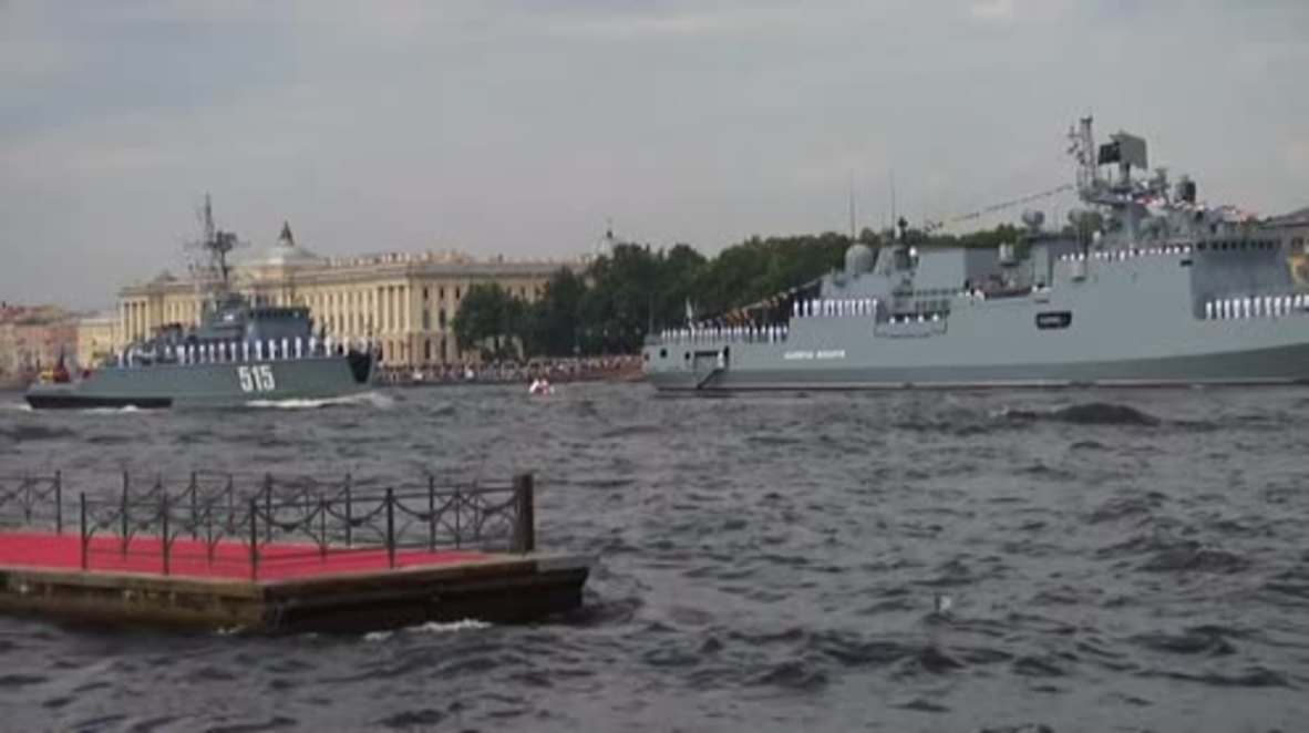 Russia: St. Petersburg holds final rehearsal for impressive Navy Day celebrations