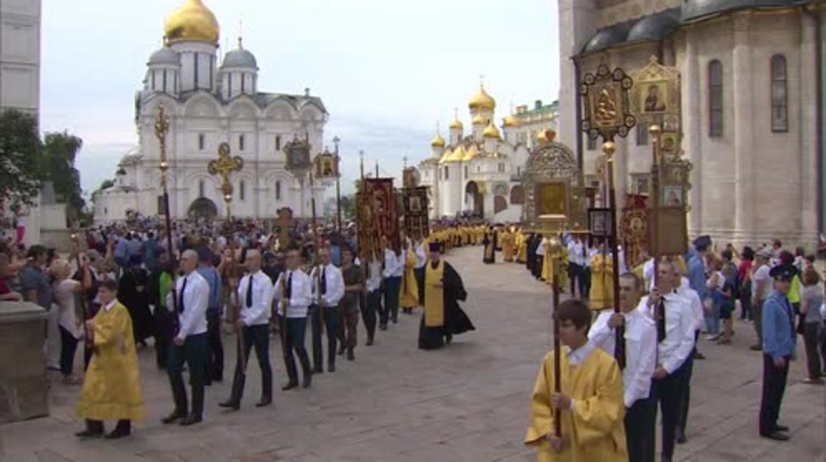 Russia: Holy procession held in Moscow on anniv. of Baptism of Rus'