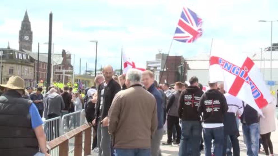 UK: EDL protest met with anti-racism counter-demo in Rochdale