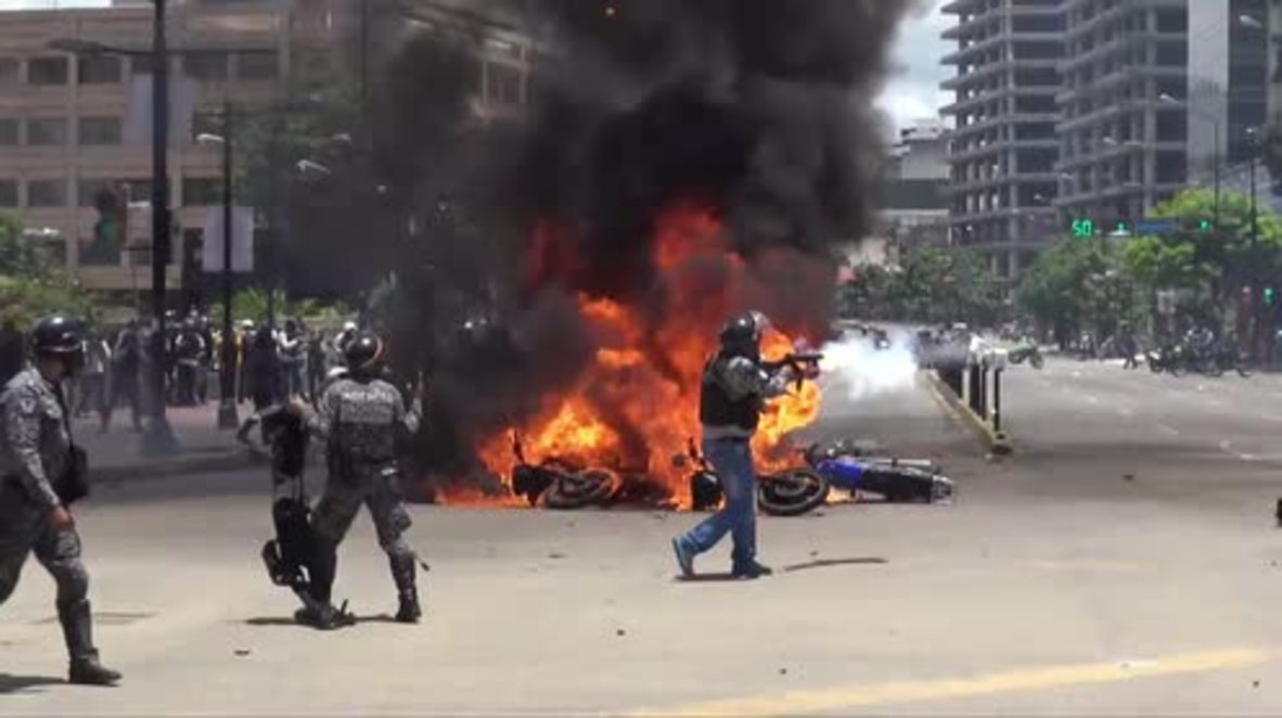 Venezuela: Violent clashes erupt in Caracas on day of election