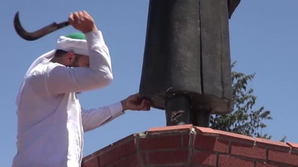 Turkey: Ataturk statue attacked, assailant says 'no idol worshiping in Islam'