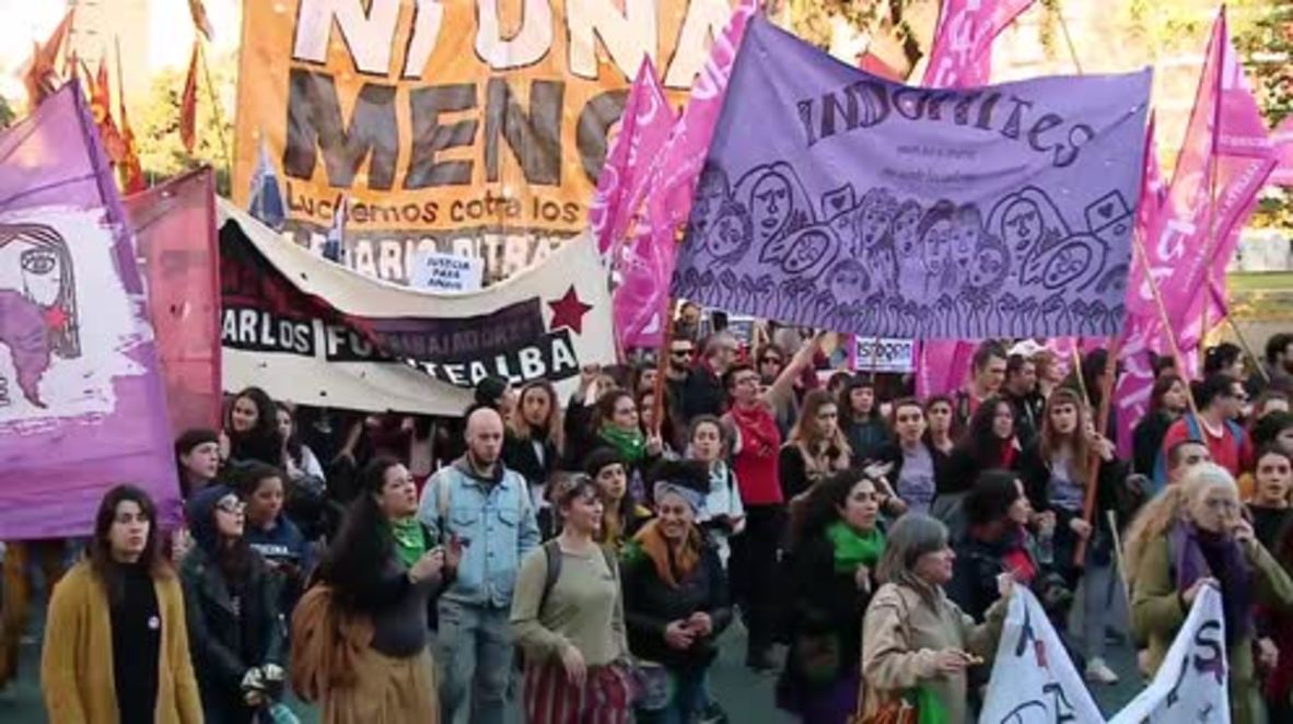 Argentina: Protesters march against femicide in Buenos Aires