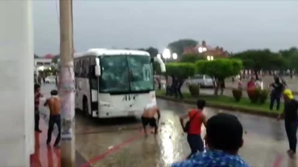 Mexico: Protesters greet Pena Nieto with rocks and abuse in Chiapas