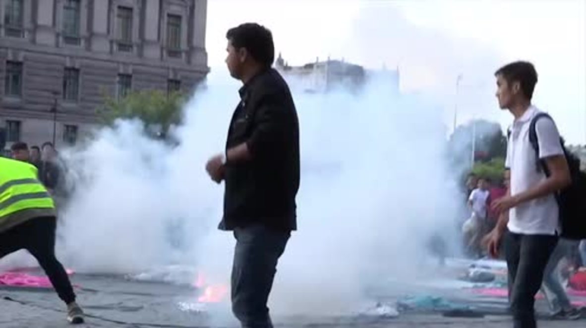 Sweden: Three injured as far-right extremists attack Afghans protesting against deportation