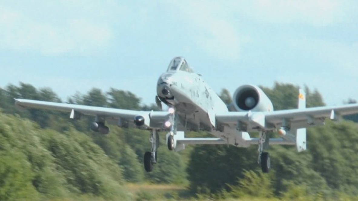Estonia: US’ A-10 Thunderbolt II jets carry out take-off and landing drills
