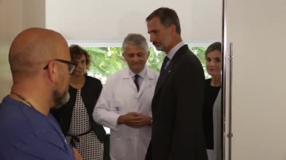 Spain: King and Queen of Spain visit young Barcelona attack victims in hospital