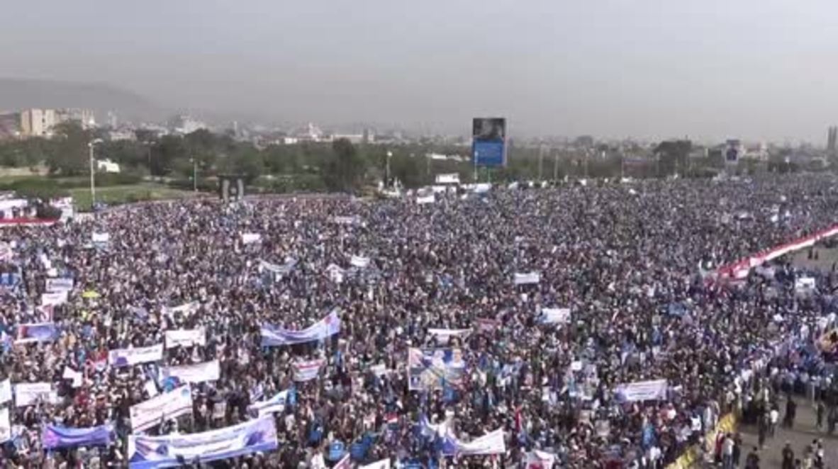 Yemen: Former president Saleh calls for an end to Saudi intervention during mass rally