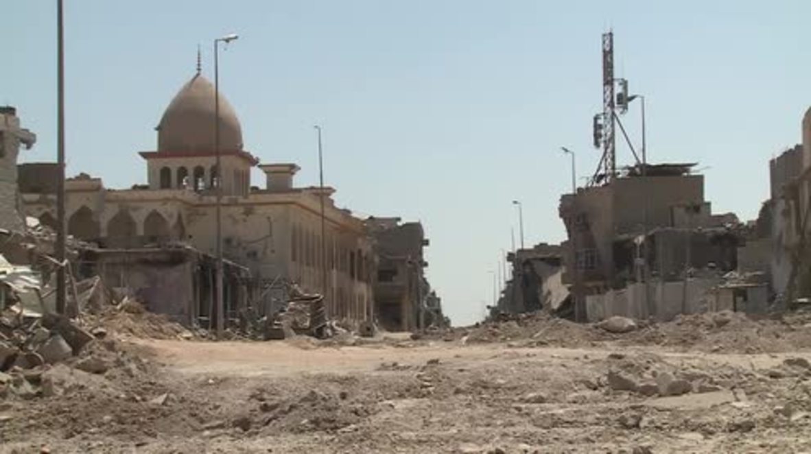Iraq: In the ruins of Mosul operation to retrieve the dead begins *EXCLUSIVE*