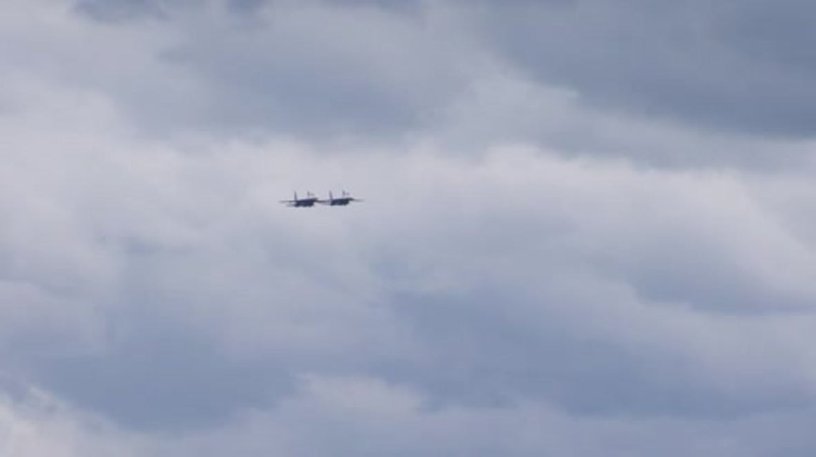 Russia: Russian Knights perform heart-stopping aerial stunts at 'Army-2017' forum
