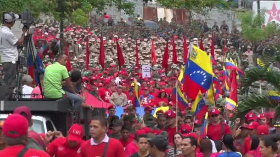Venezuela: Thousands take to Caracas streets following new US sanctions